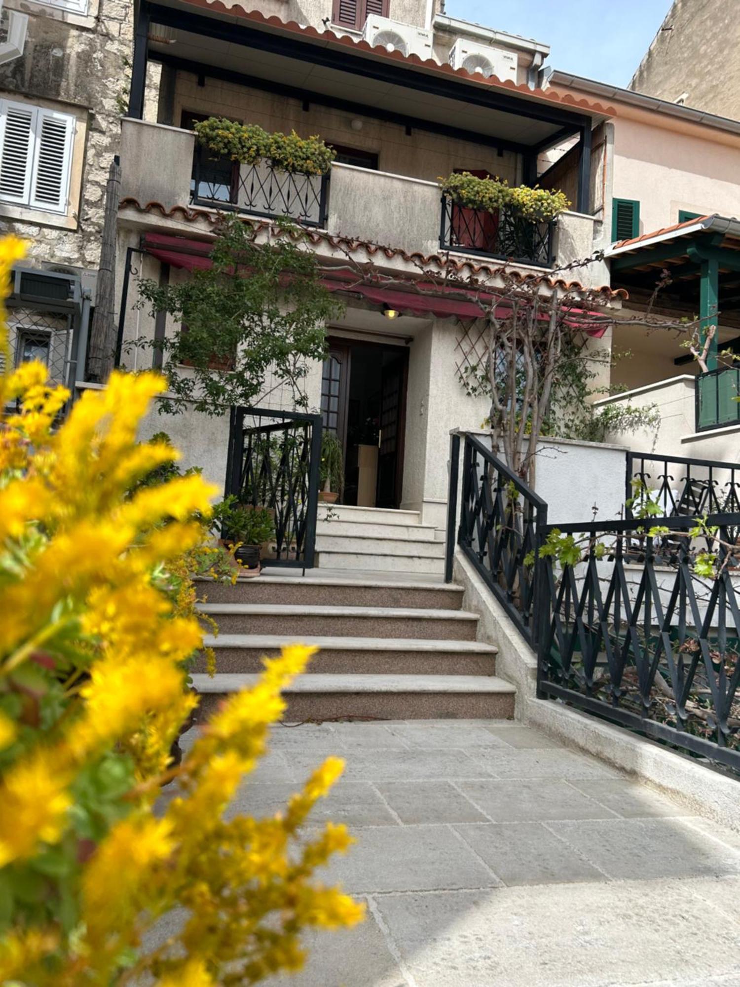 Guesthouse Fjaka Сплит Экстерьер фото