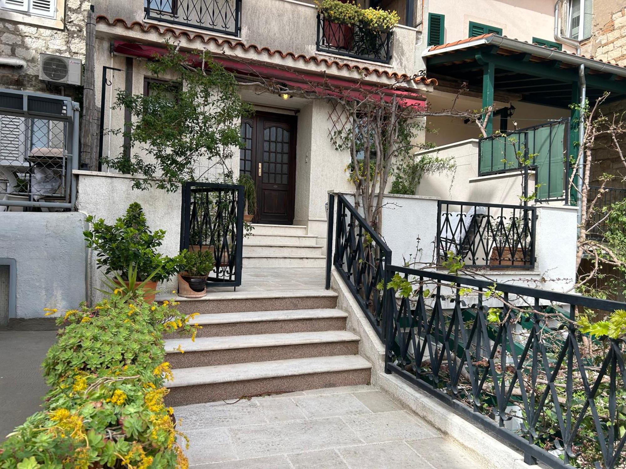 Guesthouse Fjaka Сплит Экстерьер фото